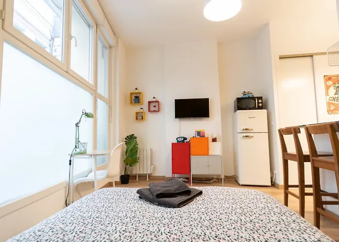 Retro Pop Apartment Angers